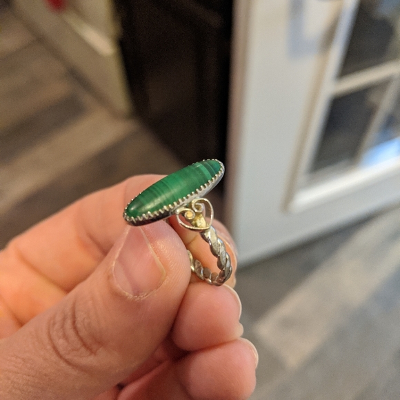 Silver ring - Picture 2 of 5